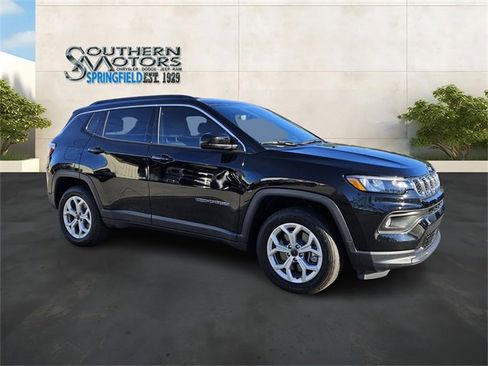 Used 2025 Jeep Compass Latitude image 7