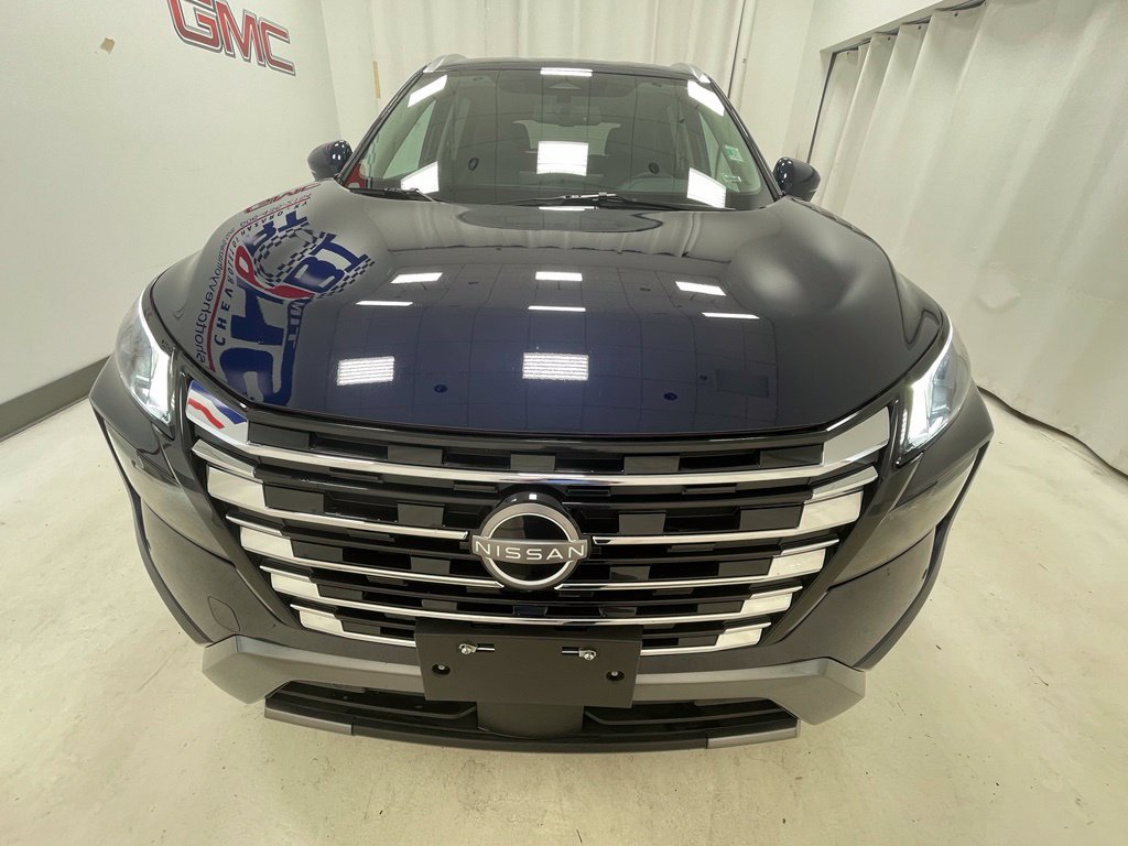 Used 2026 Nissan Rogue SL AWD/4WD image 2