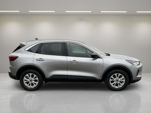 Used 2024 Ford Escape Active image 2