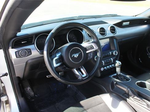 Used 2019 Ford Mustang Premium image 21
