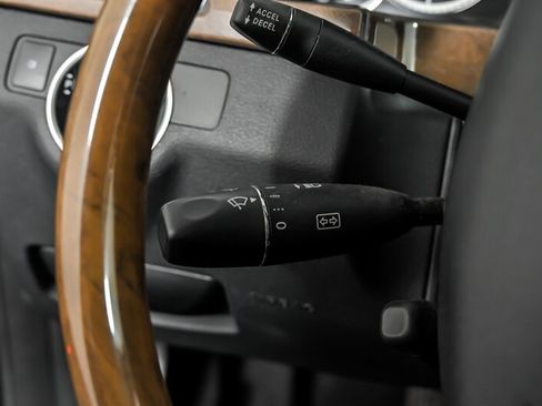 Used 2012 Mercedes-Benz E 350 4MATIC Sedan image 24