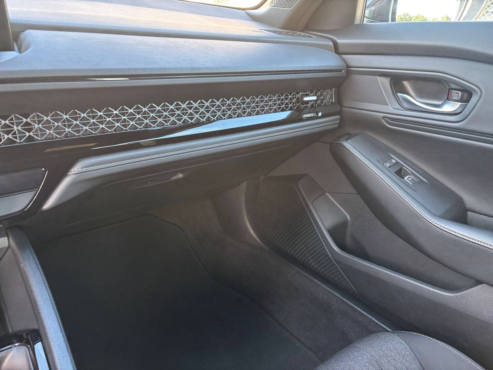 Used 2023 Honda Accord Sport image 35