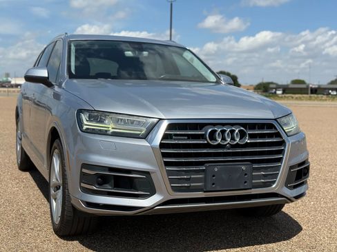 Used 2017 Audi Q7 3.0T Prestige image 3
