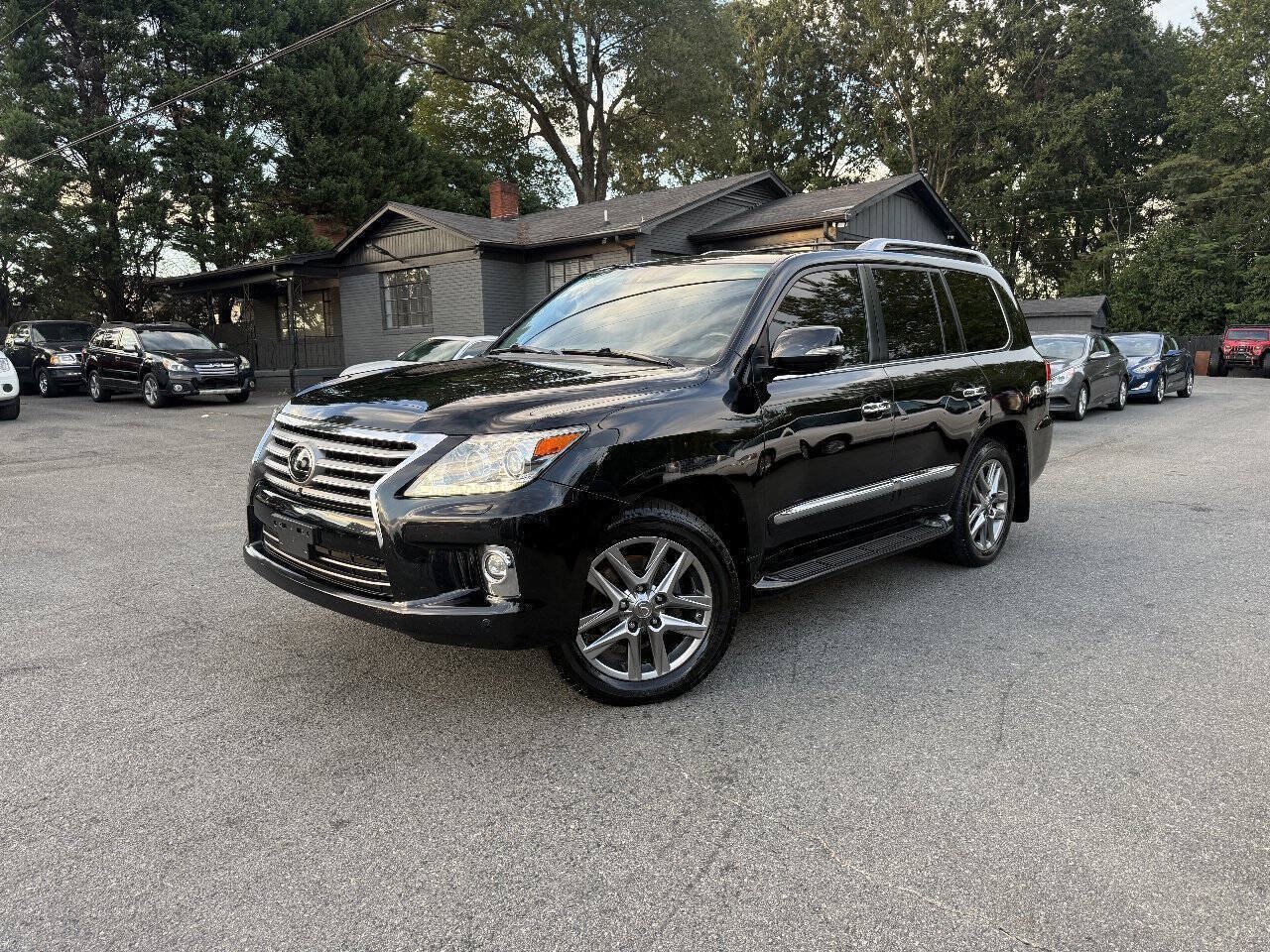 Used 2014 Lexus LX 570 4WD image 1