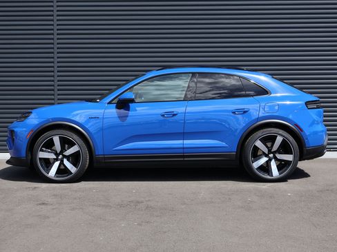 New 2026 Porsche Macan 4 Electric image 2