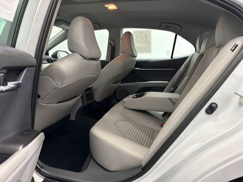 Used 2024 Toyota Camry SE FWD image 13