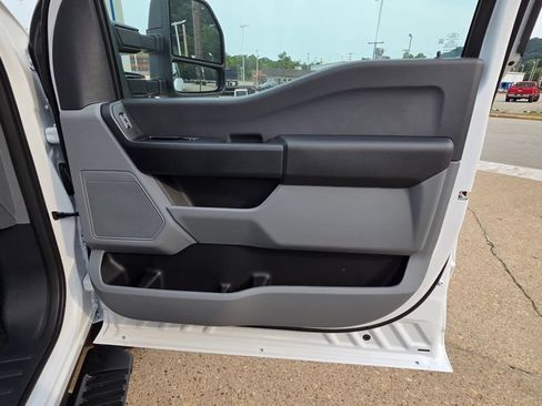 New 2026 Ford F550 4x4 Regular Cab Super Duty w/ XL Chrome Package image 11