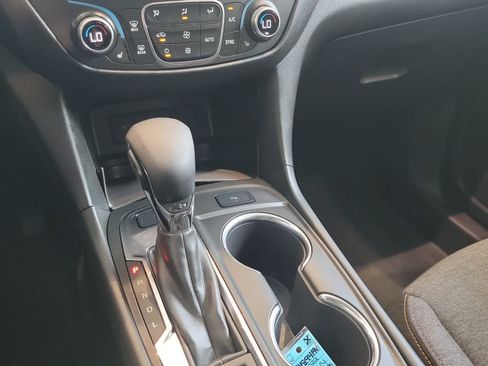 Used 2022 Chevrolet Equinox LT AWD/4WD image 16
