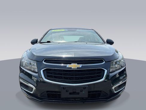 Used 2016 Chevrolet Cruze LS FWD image 2