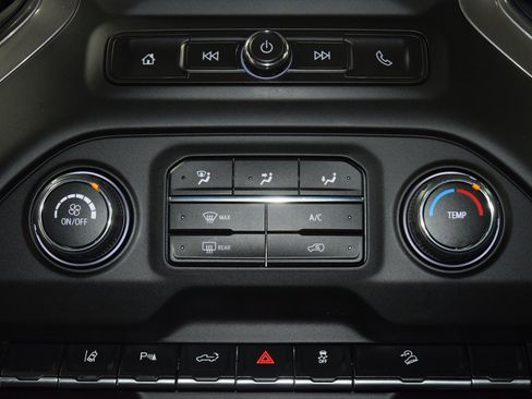 Used 2024 Chevrolet Silverado 2500 Custom w/ Custom Value Package image 35