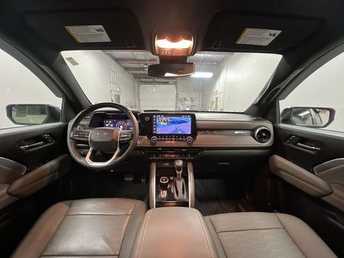 Certified 2025 Chevrolet Colorado ZR2 w/ Technology Package image 20