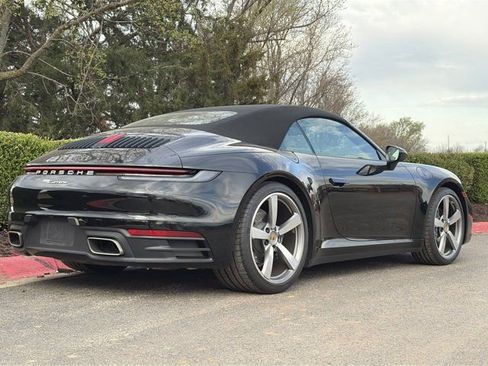 Used 2022 Porsche 911 Carrera image 3