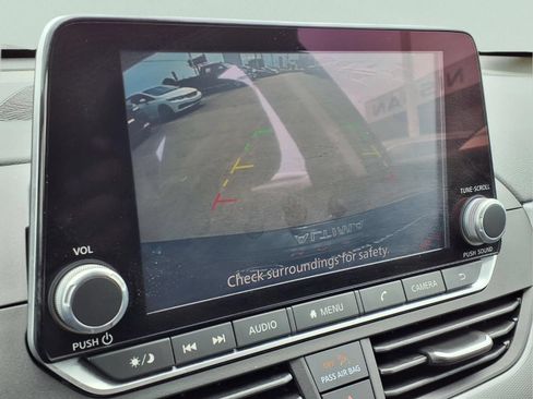 Used 2024 Nissan Altima 2.5 SR FWD image 16