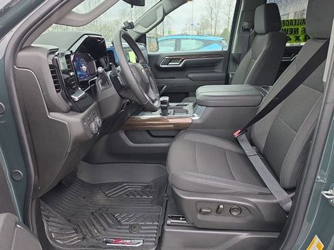 Used 2025 Chevrolet Silverado 1500 LT w/ Z71 Off-Road Package image 22