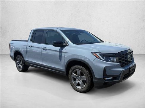 Used 2024 Honda Ridgeline TrailSport image 3