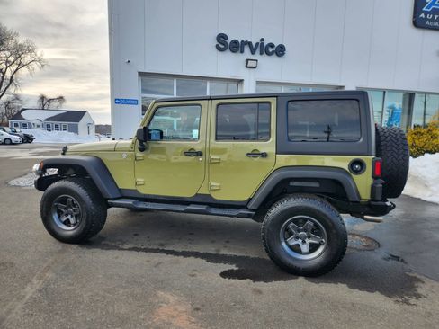 Used 2013 Jeep Wrangler Unlimited Sport image 9