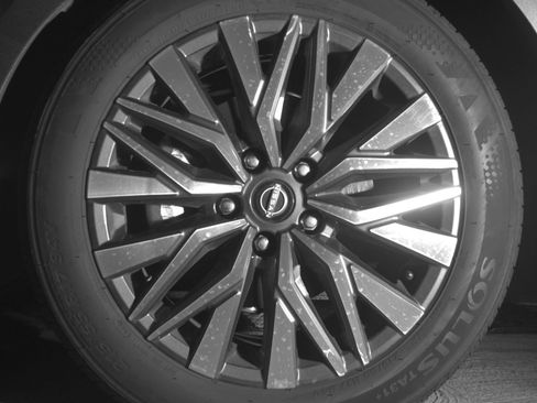 Used 2025 Nissan Altima 2.5 SV image 12