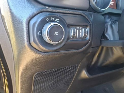 Used 2022 Jeep Wrangler Unlimited Sport image 27