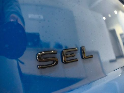 Used 2026 Volkswagen Atlas Cross Sport SEL R-Line AWD/4WD image 13