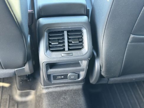 Used 2019 Volkswagen Tiguan SE w/ 3rd Row Seat Package image 26