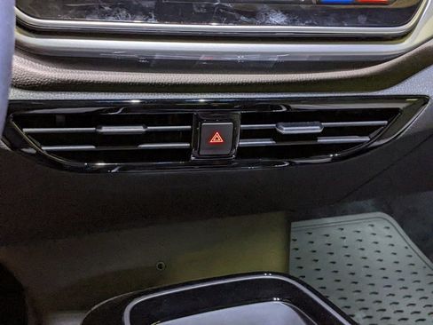 New 2025 Volkswagen ID.4 Pro S image 19