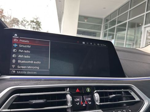 Used 2022 BMW X7 xDrive40i w/ Parking Assistance Package image 21