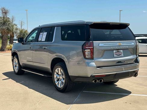 Used 2023 Chevrolet Suburban Premier AWD/4WD image 5
