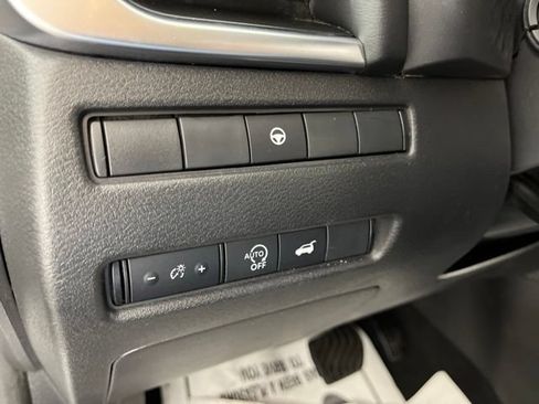 Used 2024 Nissan Rogue SV FWD image 30