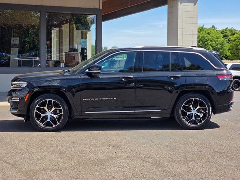 Used 2023 Jeep Grand Cherokee Summit AWD/4WD image 31