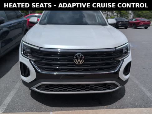 Used 2026 Volkswagen Atlas Cross Sport SE FWD image 2