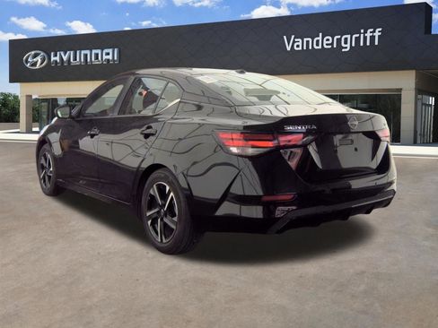 Used 2024 Nissan Sentra SV FWD image 2