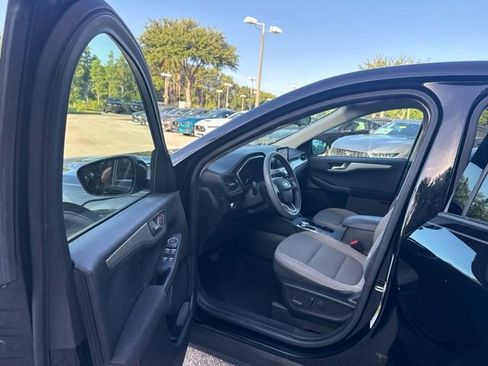 Used 2020 Ford Escape SE FWD image 13