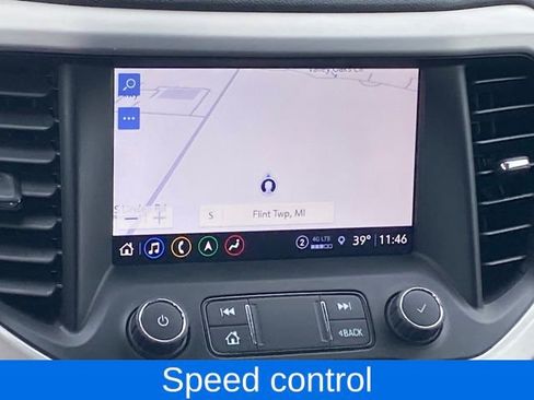 Certified 2023 GMC Acadia SLT image 9