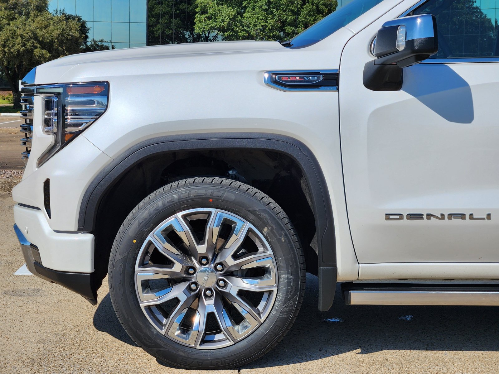 Used 2023 GMC Sierra 1500 Denali w/ Denali Reserve Package AWD/4WD image 8