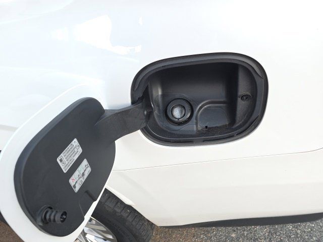 Used 2024 GMC Yukon Denali AWD/4WD image 7
