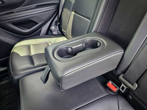 Used 2019 Buick Encore Essence w/ Experience Buick Package FWD image 31