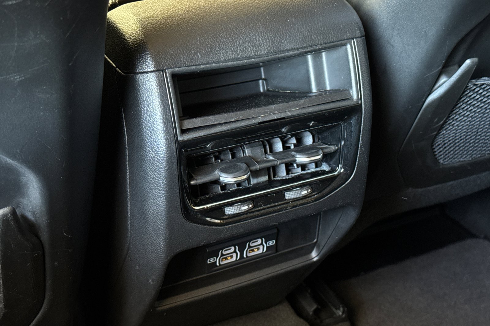 Used 2023 Jeep Grand Cherokee Laredo AWD/4WD image 14