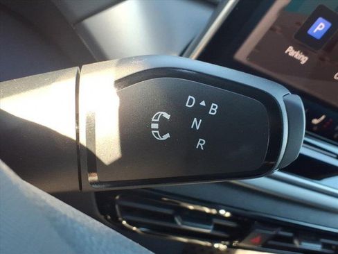 New 2025 Volkswagen ID.4 Pro image 24