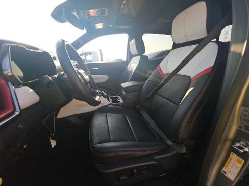 Used 2024 GMC Canyon AT4X AWD/4WD image 10