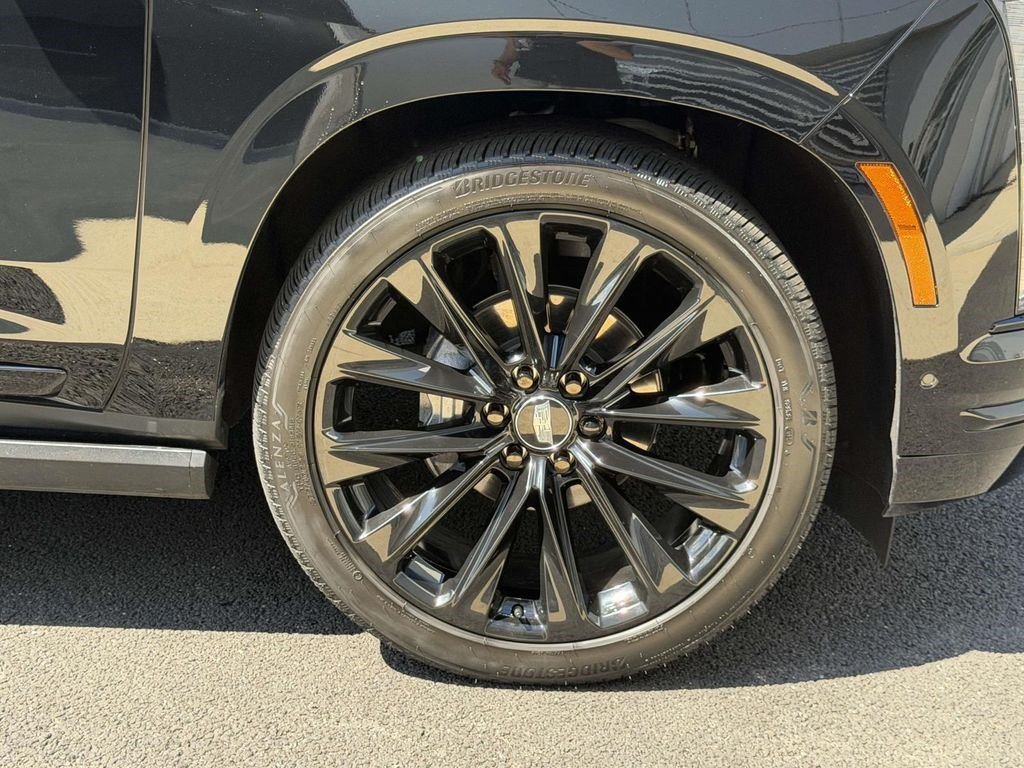 Certified 2026 Cadillac Escalade Platinum Sport w/ LPO, ONYX Package AWD/4WD image 9