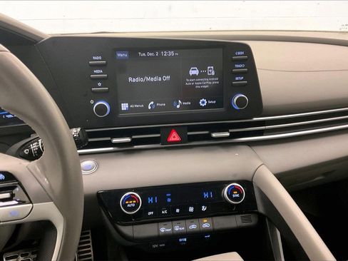 Certified 2025 Hyundai Elantra Sport image 5