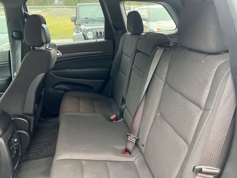 Used 2021 Jeep Grand Cherokee Laredo image 12