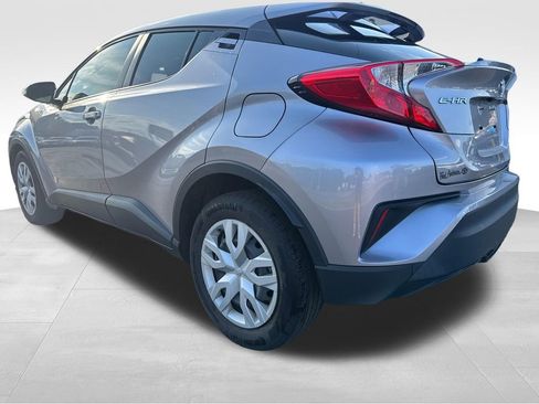 Used 2020 Toyota C-HR LE FWD image 3