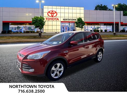 Used 2016 Ford Escape SE FWD image 2