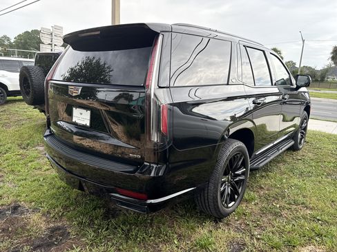 Used 2024 Cadillac Escalade Sport AWD/4WD image 3