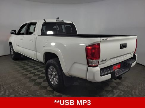 Used 2017 Toyota Tacoma SR5 AWD/4WD image 7