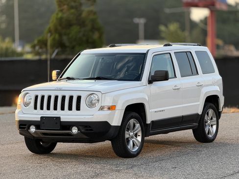 Used 2016 Jeep Patriot High Altitude AWD/4WD image 6