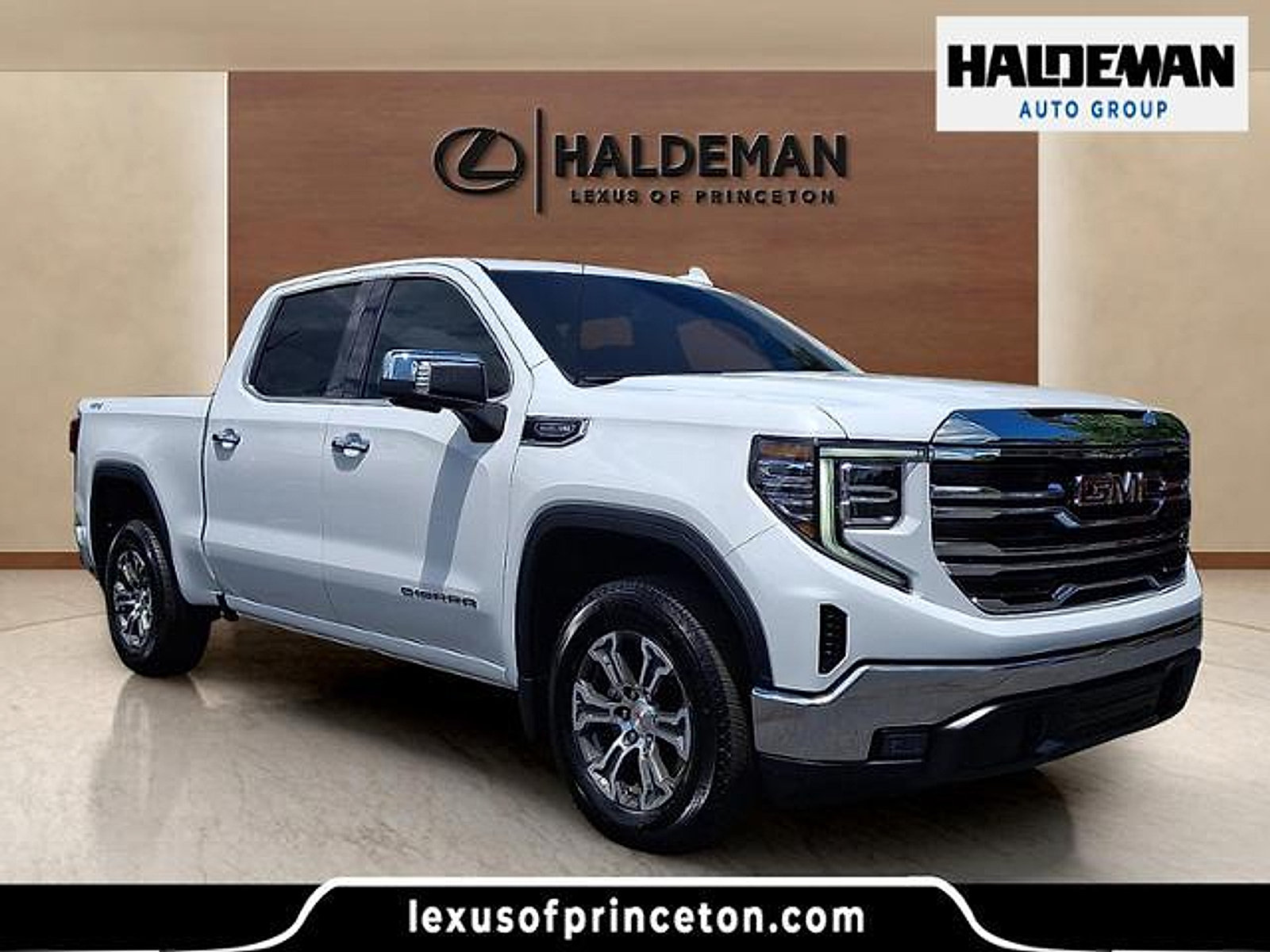 Used 2026 GMC Sierra 1500 SLT AWD/4WD image 1