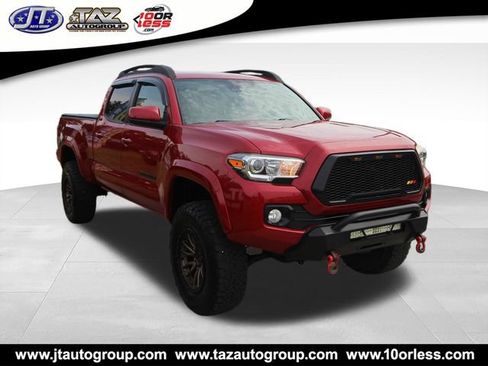Used 2018 Toyota Tacoma SR5 RWD image 1