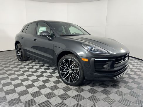 Certified 2026 Porsche Macan AWD/4WD image 7